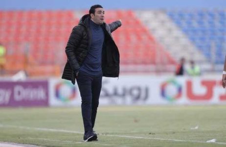 در نکات ریز دخالت می کنم، چون مربی بزرگ باید منیجر باشد